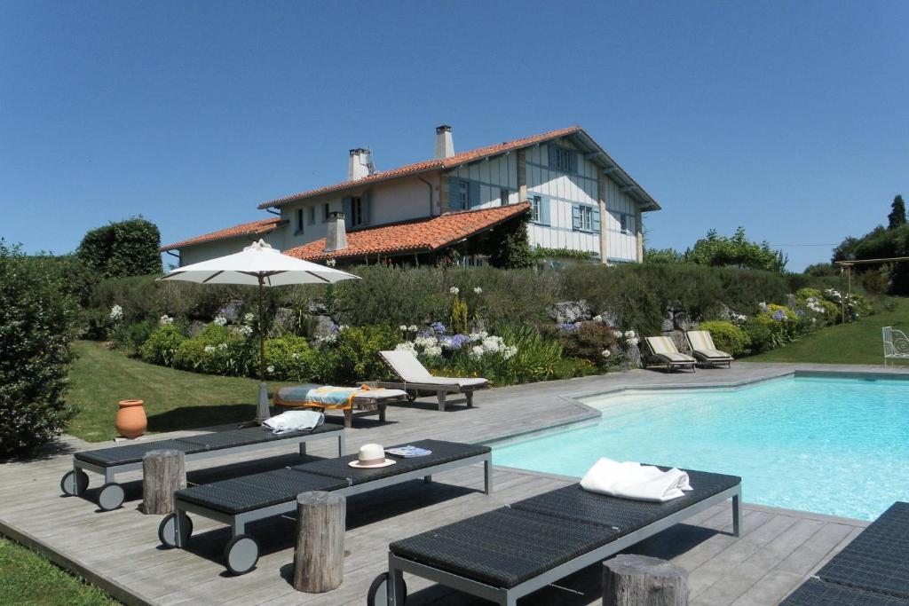 Les Volets Bleus Bed & Breakfast Arcangues Exterior foto