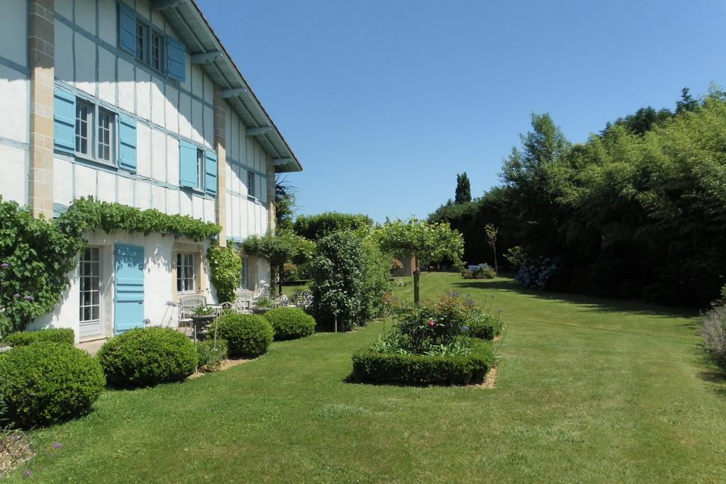 Les Volets Bleus Bed & Breakfast Arcangues Exterior foto