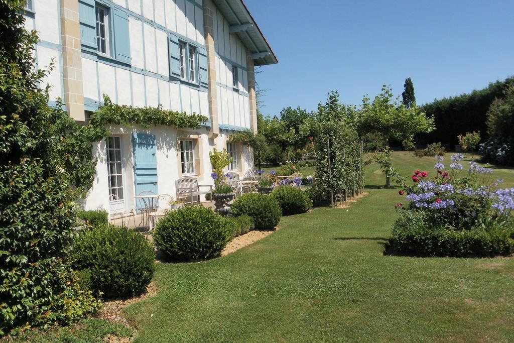 Les Volets Bleus Bed & Breakfast Arcangues Exterior foto